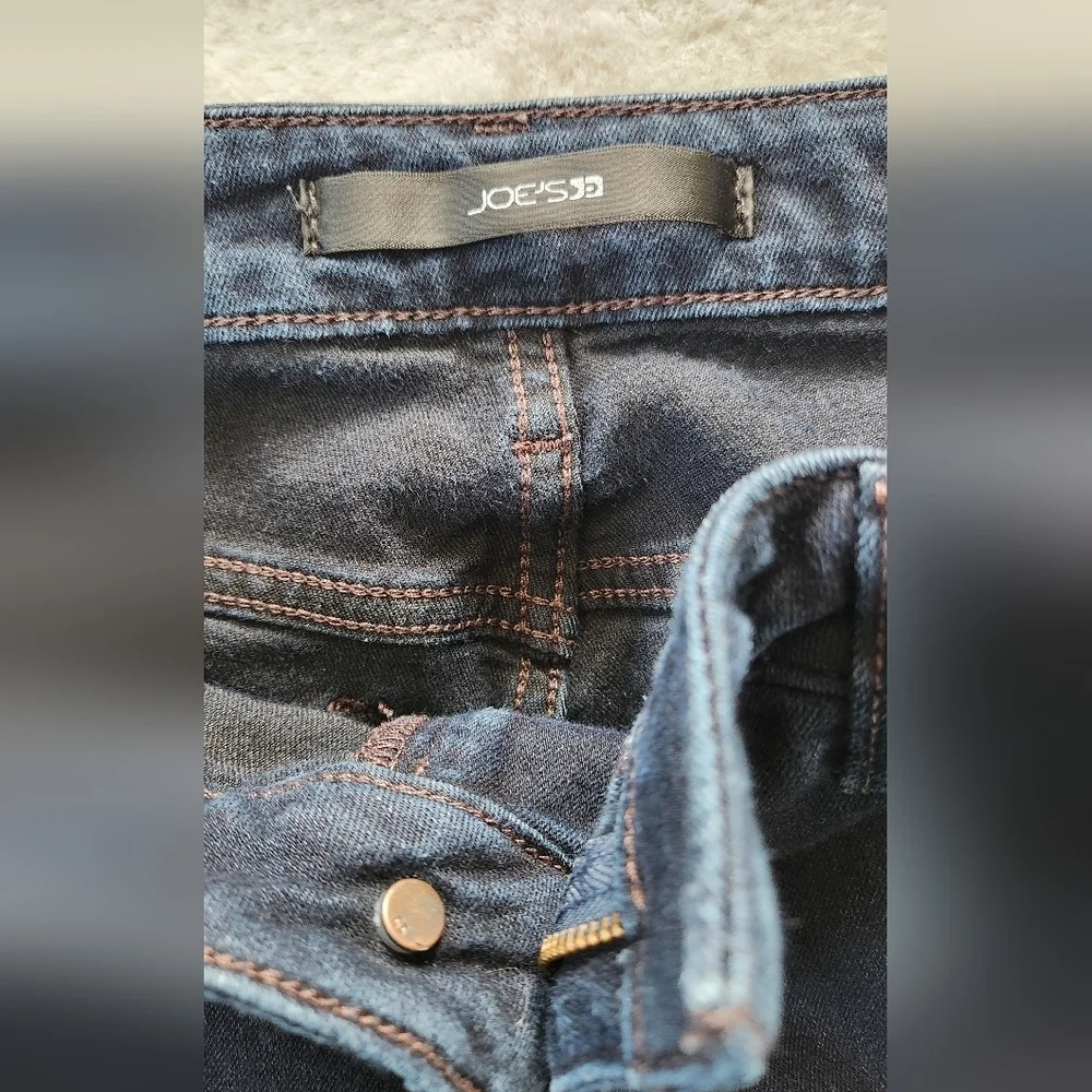Joe's Slim Fit Mini Boot Cut Jean - Size 28 - Picture 3 of 10